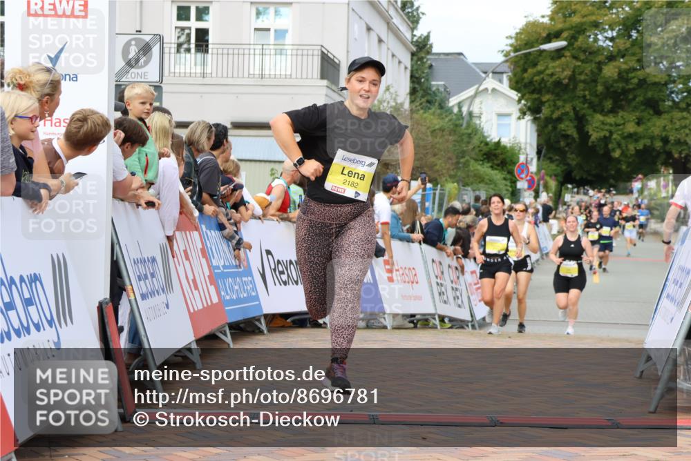31.08.2025 - 21. Blankeneser Heldenlauf Strokosch-Dieckow http://msf.ph/oto/8696781 31.08.2025 10:32:22 Ziel 2131, 2182, 2627, 2721 meine-sportfotos.de