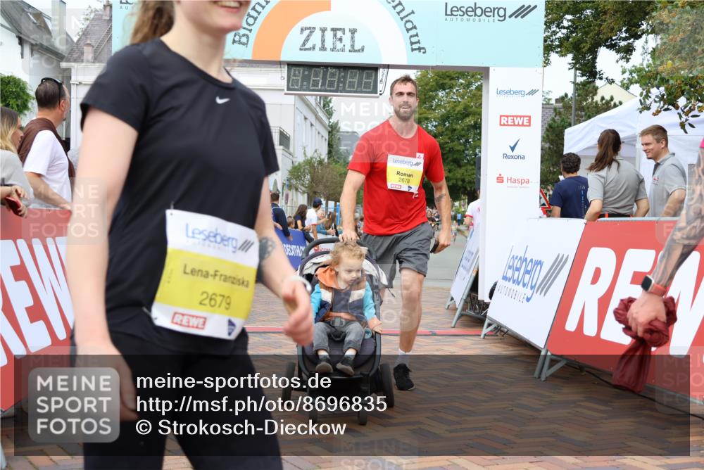 31.08.2025 - 21. Blankeneser Heldenlauf Strokosch-Dieckow http://msf.ph/oto/8696835 31.08.2025 10:32:04 Ziel 2679, 2678, 2222, 2567, 2734, 2735, 2105, 2228, 2501 meine-sportfotos.de