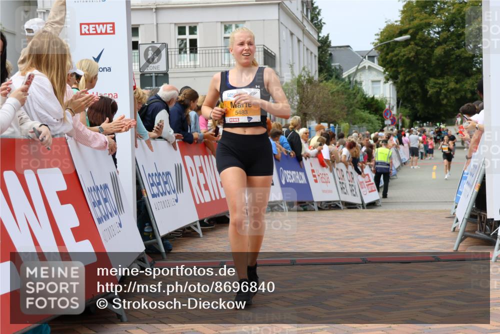 31.08.2025 - 21. Blankeneser Heldenlauf Strokosch-Dieckow http://msf.ph/oto/8696840 31.08.2025 12:20:02 Ziel 5368, 5688, 5483, 4210 meine-sportfotos.de