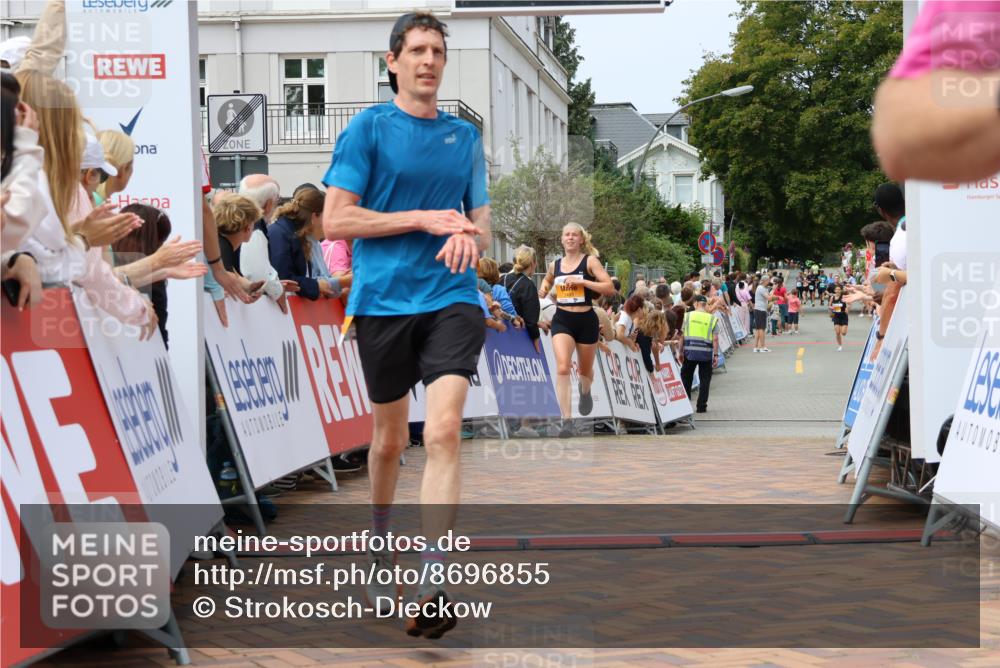 31.08.2025 - 21. Blankeneser Heldenlauf Strokosch-Dieckow http://msf.ph/oto/8696855 31.08.2025 12:19:59 Ziel 5368, 5688, 5483, 4210, 4160 meine-sportfotos.de