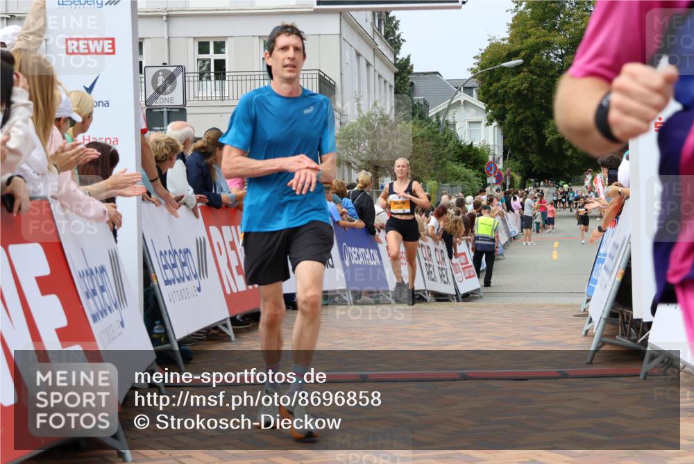 31.08.2025 - 21. Blankeneser Heldenlauf Strokosch-Dieckow http://msf.ph/oto/8696858 31.08.2025 12:19:59 Ziel 5368, 5688, 5483, 4210, 4160 meine-sportfotos.de