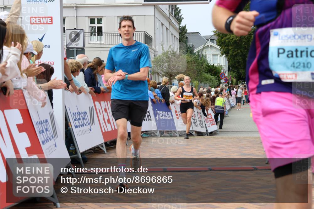 31.08.2025 - 21. Blankeneser Heldenlauf Strokosch-Dieckow http://msf.ph/oto/8696865 31.08.2025 12:19:59 Ziel 5368, 5688, 5483, 4210, 4160 meine-sportfotos.de