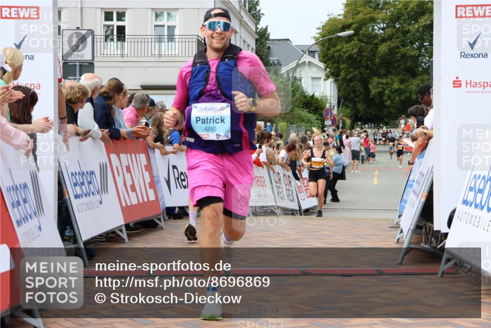 31.08.2025 - 21. Blankeneser Heldenlauf Strokosch-Dieckow http://msf.ph/oto/8696869 31.08.2025 12:19:58 Ziel 5368, 5688, 5483, 4210, 4160 meine-sportfotos.de