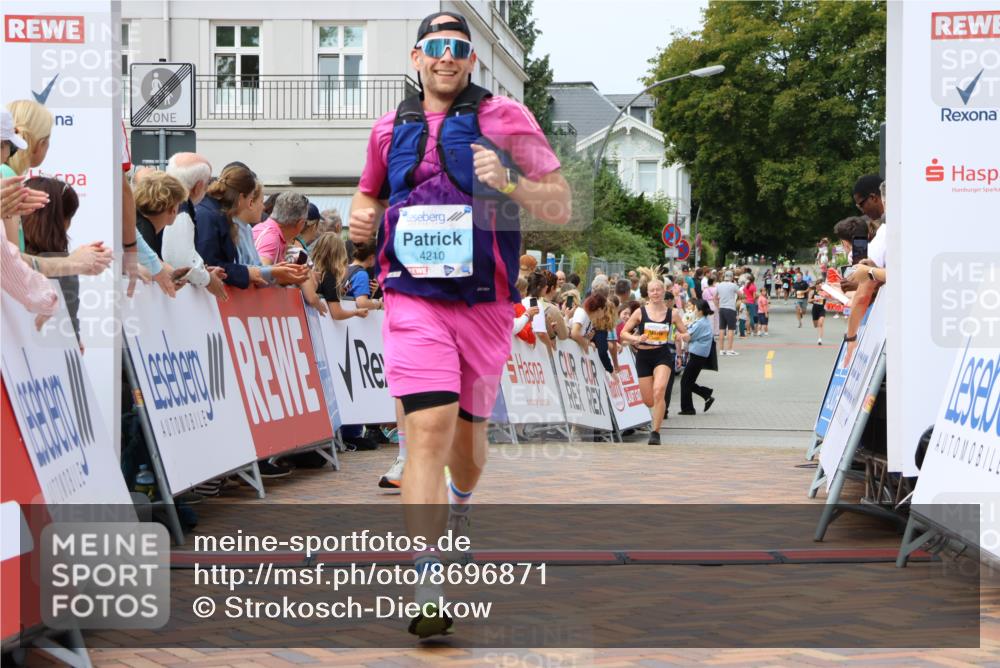 31.08.2025 - 21. Blankeneser Heldenlauf Strokosch-Dieckow http://msf.ph/oto/8696871 31.08.2025 12:19:58 Ziel 5368, 5688, 5483, 4210, 4160 meine-sportfotos.de