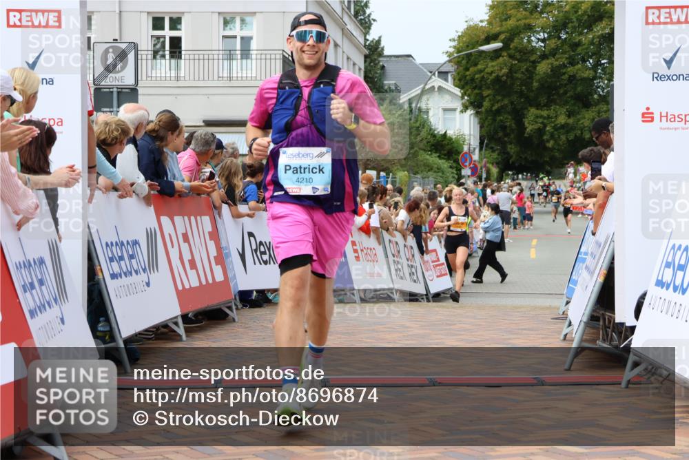 31.08.2025 - 21. Blankeneser Heldenlauf Strokosch-Dieckow http://msf.ph/oto/8696874 31.08.2025 12:19:58 Ziel 5368, 5688, 5483, 4210, 4160 meine-sportfotos.de