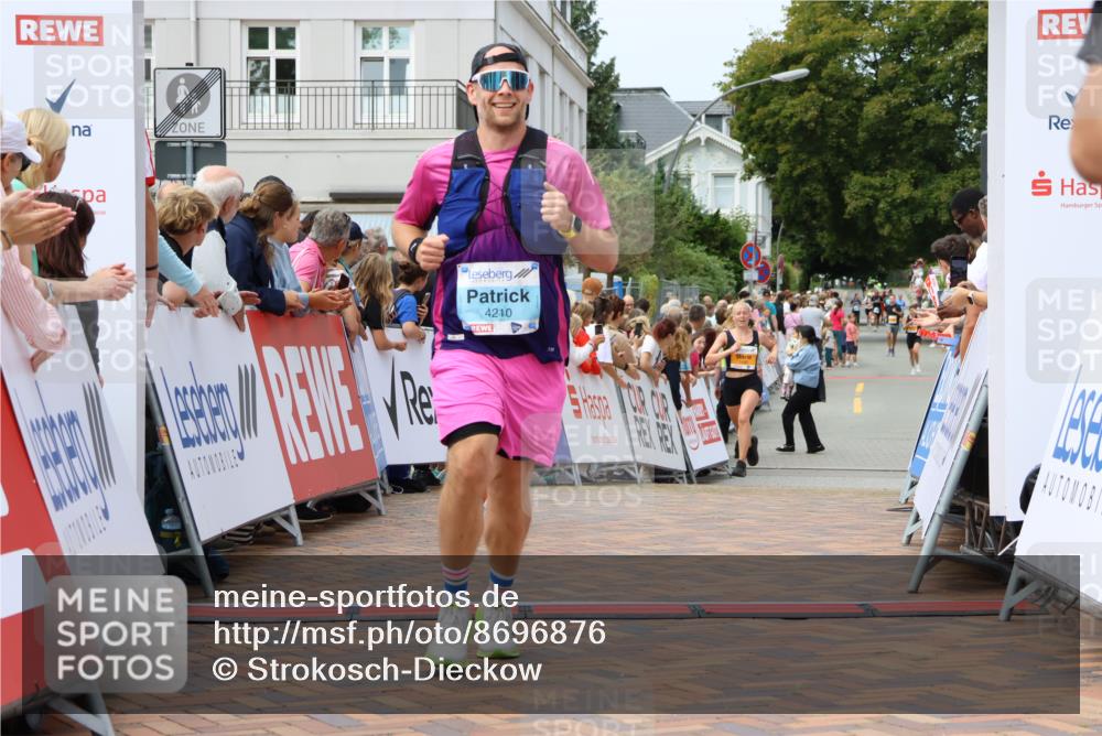31.08.2025 - 21. Blankeneser Heldenlauf Strokosch-Dieckow http://msf.ph/oto/8696876 31.08.2025 12:19:58 Ziel 5368, 5688, 5483, 4210, 4160 meine-sportfotos.de