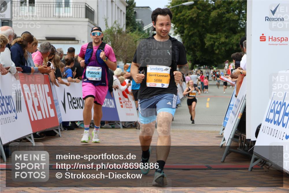 31.08.2025 - 21. Blankeneser Heldenlauf Strokosch-Dieckow http://msf.ph/oto/8696886 31.08.2025 12:19:56 Ziel 5368, 5688, 4210, 4160 meine-sportfotos.de