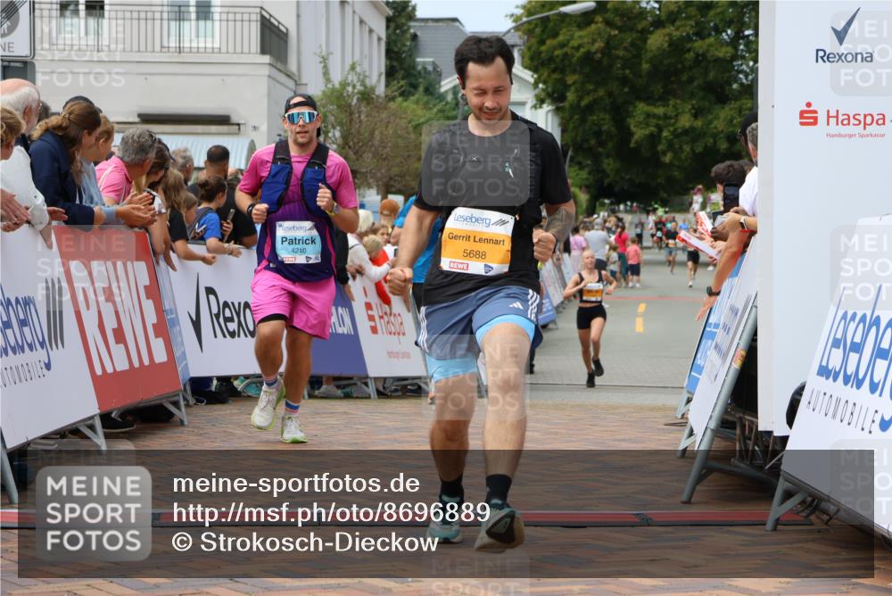 31.08.2025 - 21. Blankeneser Heldenlauf Strokosch-Dieckow http://msf.ph/oto/8696889 31.08.2025 12:19:56 Ziel 5368, 5688, 4210, 4160 meine-sportfotos.de