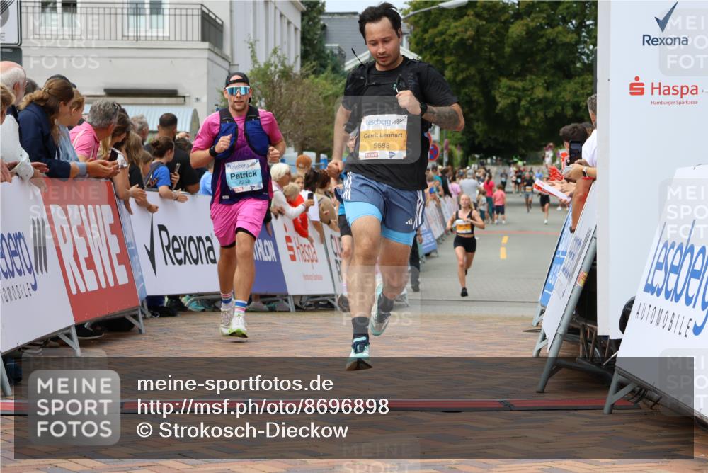 31.08.2025 - 21. Blankeneser Heldenlauf Strokosch-Dieckow http://msf.ph/oto/8696898 31.08.2025 12:19:56 Ziel 5368, 5688, 4210, 4160 meine-sportfotos.de