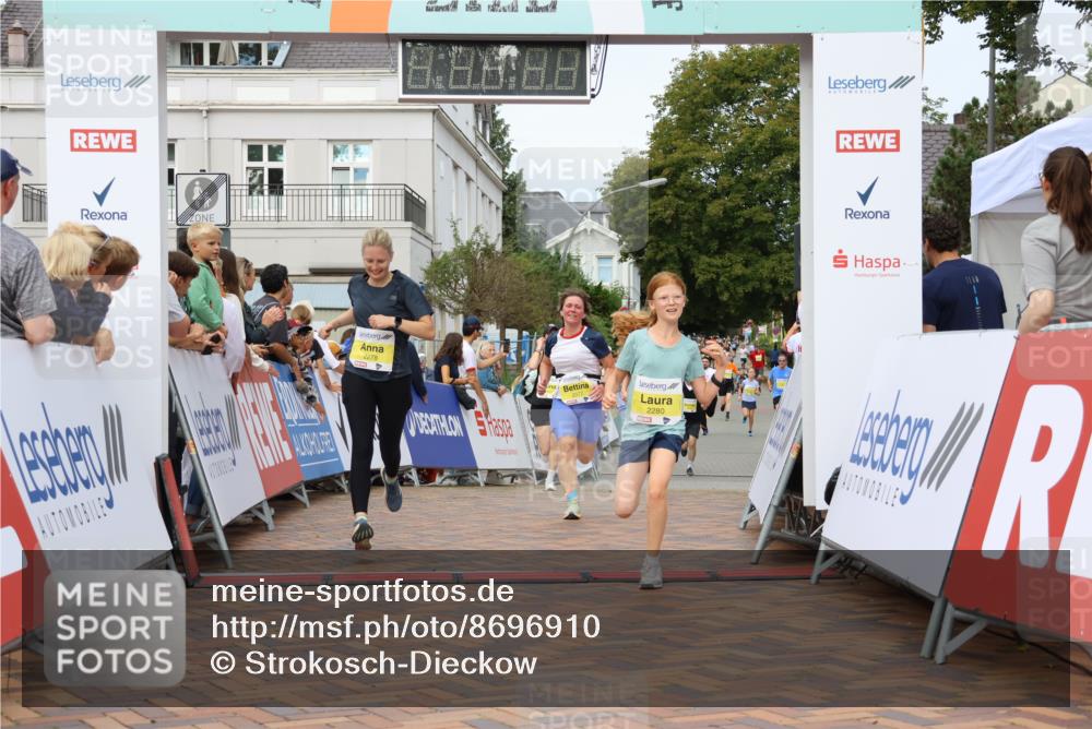 31.08.2025 - 21. Blankeneser Heldenlauf Strokosch-Dieckow http://msf.ph/oto/8696910 31.08.2025 10:31:49 Ziel 2077, 2407, 2280, 2462, 2340, 2278 meine-sportfotos.de