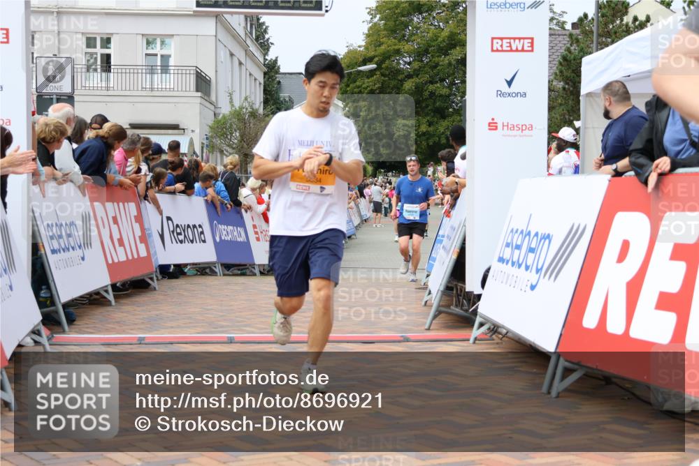 31.08.2025 - 21. Blankeneser Heldenlauf Strokosch-Dieckow http://msf.ph/oto/8696921 31.08.2025 12:19:48 Ziel 5334, 4258, 4301, 4302, 4160 meine-sportfotos.de