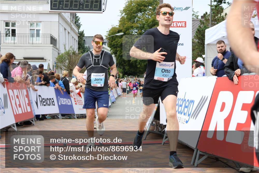 31.08.2025 - 21. Blankeneser Heldenlauf Strokosch-Dieckow http://msf.ph/oto/8696934 31.08.2025 12:19:47 Ziel 5334, 4258, 4301, 4302, 4160 meine-sportfotos.de