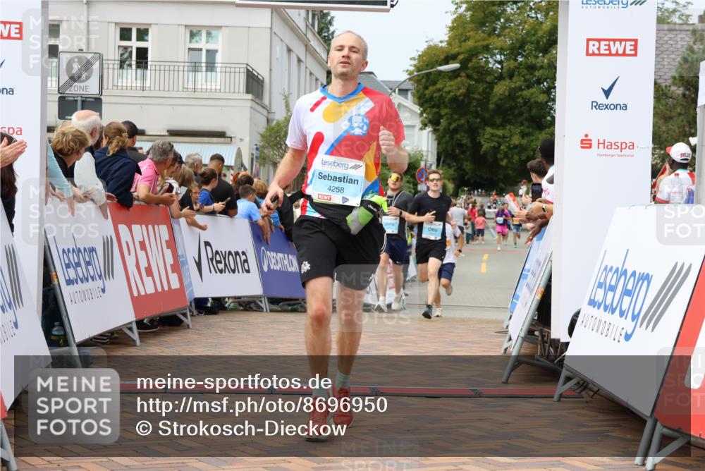 31.08.2025 - 21. Blankeneser Heldenlauf Strokosch-Dieckow http://msf.ph/oto/8696950 31.08.2025 12:19:44 Ziel 5334, 4258, 4301, 4302 meine-sportfotos.de