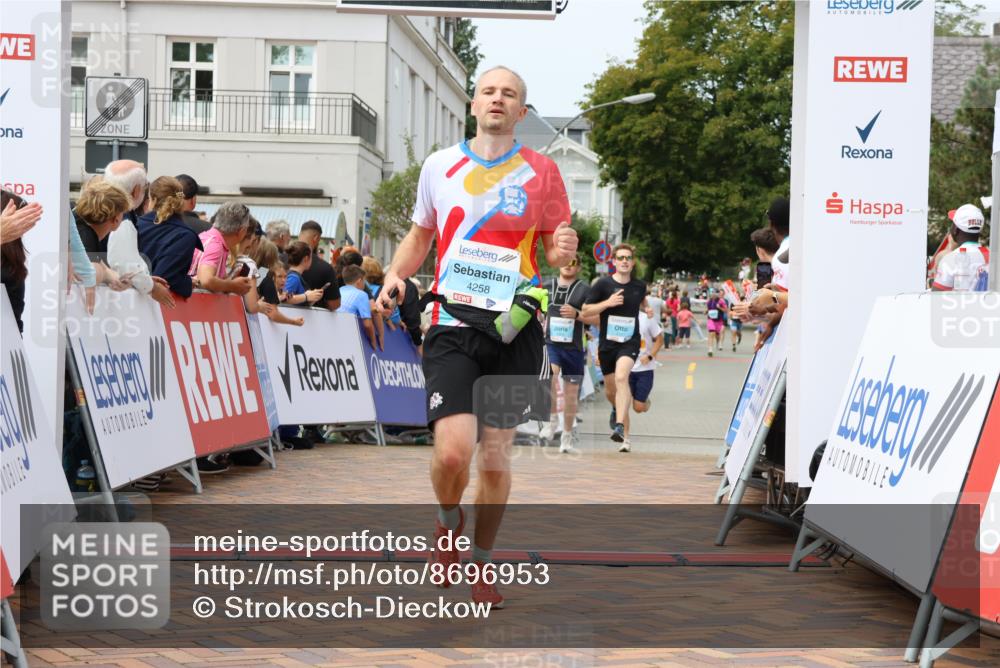 31.08.2025 - 21. Blankeneser Heldenlauf Strokosch-Dieckow http://msf.ph/oto/8696953 31.08.2025 12:19:44 Ziel 5334, 4258, 4301, 4302 meine-sportfotos.de