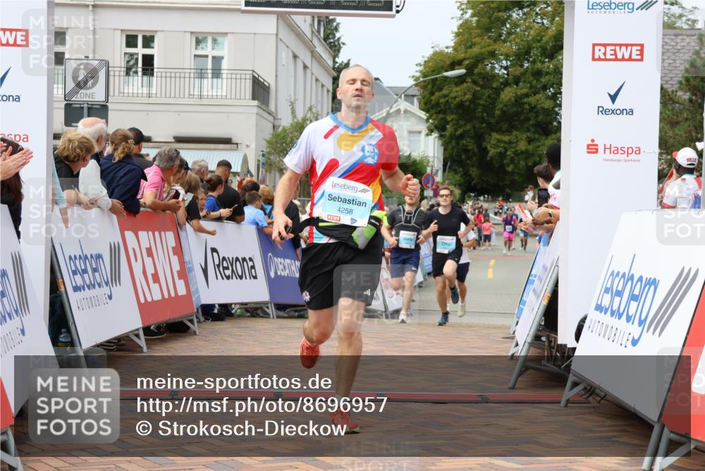 31.08.2025 - 21. Blankeneser Heldenlauf Strokosch-Dieckow http://msf.ph/oto/8696957 31.08.2025 12:19:44 Ziel 5334, 4258, 4301, 4302 meine-sportfotos.de