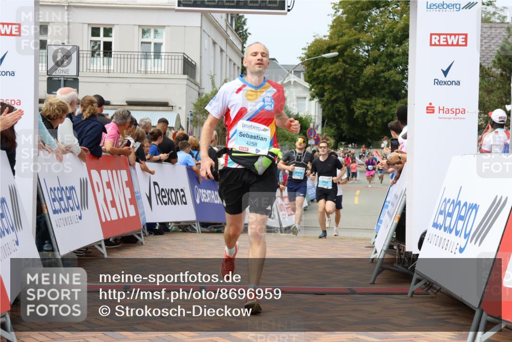 31.08.2025 - 21. Blankeneser Heldenlauf Strokosch-Dieckow http://msf.ph/oto/8696959 31.08.2025 12:19:44 Ziel 5334, 4258, 4301, 4302 meine-sportfotos.de