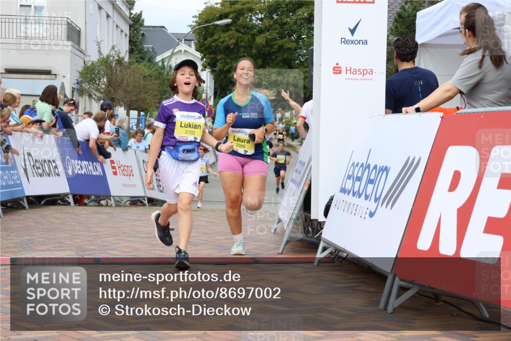 31.08.2025 - 21. Blankeneser Heldenlauf Strokosch-Dieckow http://msf.ph/oto/8697002 31.08.2025 10:31:17 Ziel 2437, 2324, 2551, 2121, 2307, 2649, 2647, 2399, 2103 meine-sportfotos.de