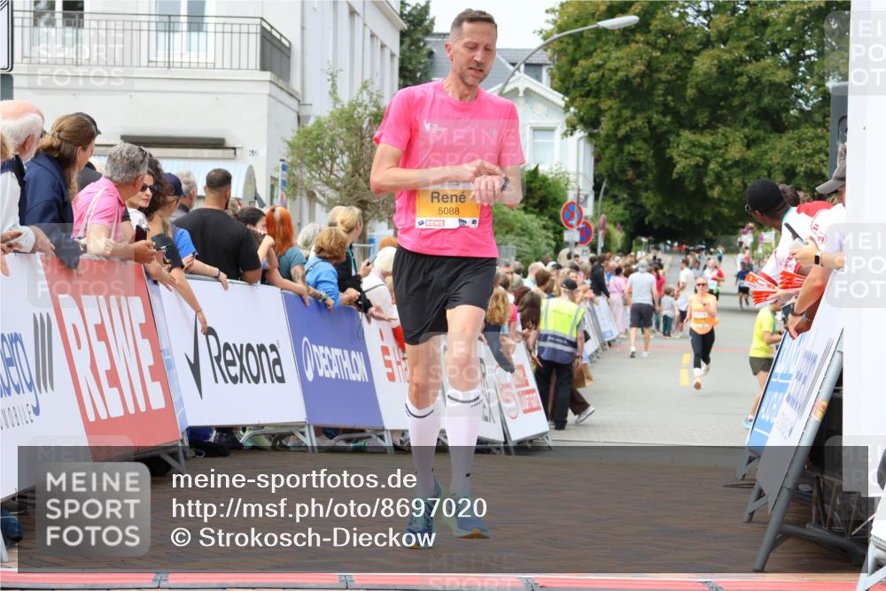 31.08.2025 - 21. Blankeneser Heldenlauf Strokosch-Dieckow http://msf.ph/oto/8697020 31.08.2025 12:19:24 Ziel 5088, 4335 meine-sportfotos.de