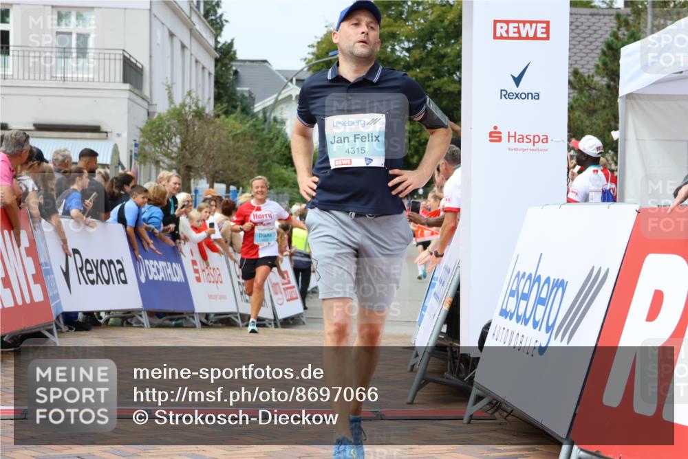 31.08.2025 - 21. Blankeneser Heldenlauf Strokosch-Dieckow http://msf.ph/oto/8697066 31.08.2025 12:19:15 Ziel 4335, 4315, 4277 meine-sportfotos.de