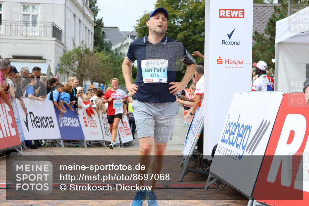 31.08.2025 - 21. Blankeneser Heldenlauf Strokosch-Dieckow http://msf.ph/oto/8697068 31.08.2025 12:19:15 Ziel 4335, 4315, 4277 meine-sportfotos.de