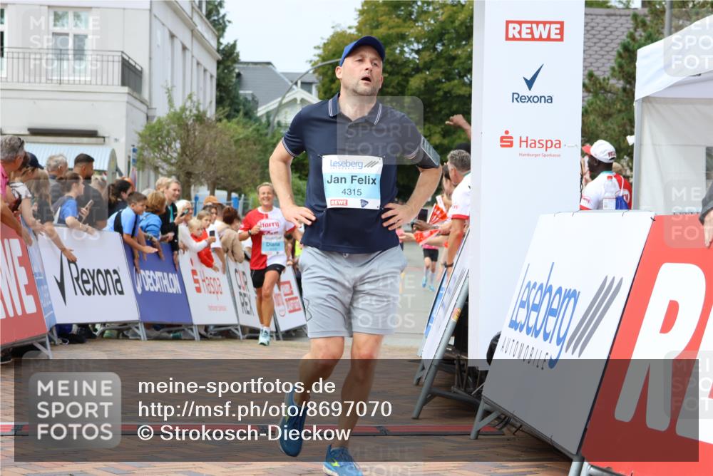 31.08.2025 - 21. Blankeneser Heldenlauf Strokosch-Dieckow http://msf.ph/oto/8697070 31.08.2025 12:19:15 Ziel 4335, 4315, 4277 meine-sportfotos.de