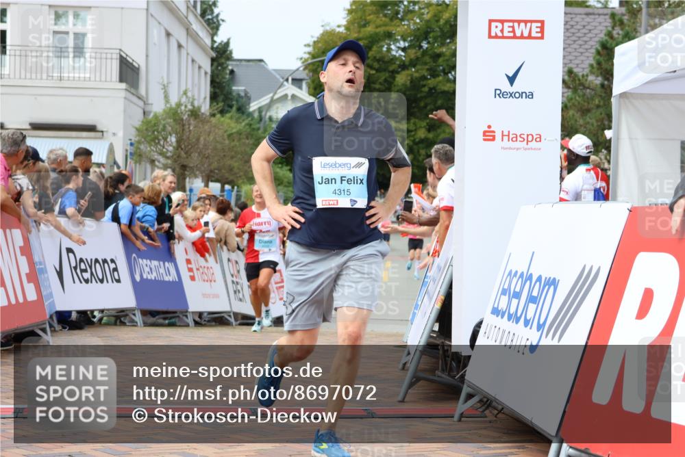 31.08.2025 - 21. Blankeneser Heldenlauf Strokosch-Dieckow http://msf.ph/oto/8697072 31.08.2025 12:19:15 Ziel 4335, 4315, 4277 meine-sportfotos.de