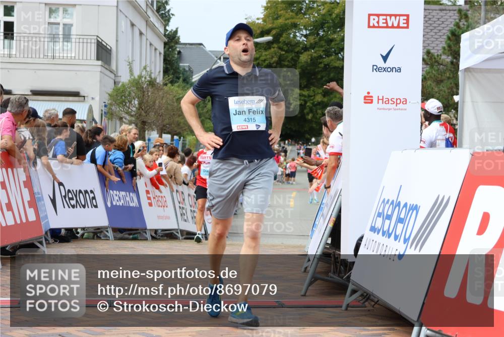 31.08.2025 - 21. Blankeneser Heldenlauf Strokosch-Dieckow http://msf.ph/oto/8697079 31.08.2025 12:19:14 Ziel 4335, 4315, 4277 meine-sportfotos.de