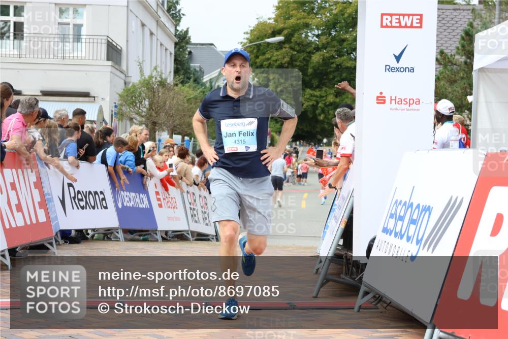 31.08.2025 - 21. Blankeneser Heldenlauf Strokosch-Dieckow http://msf.ph/oto/8697085 31.08.2025 12:19:14 Ziel 4335, 4315, 4277 meine-sportfotos.de