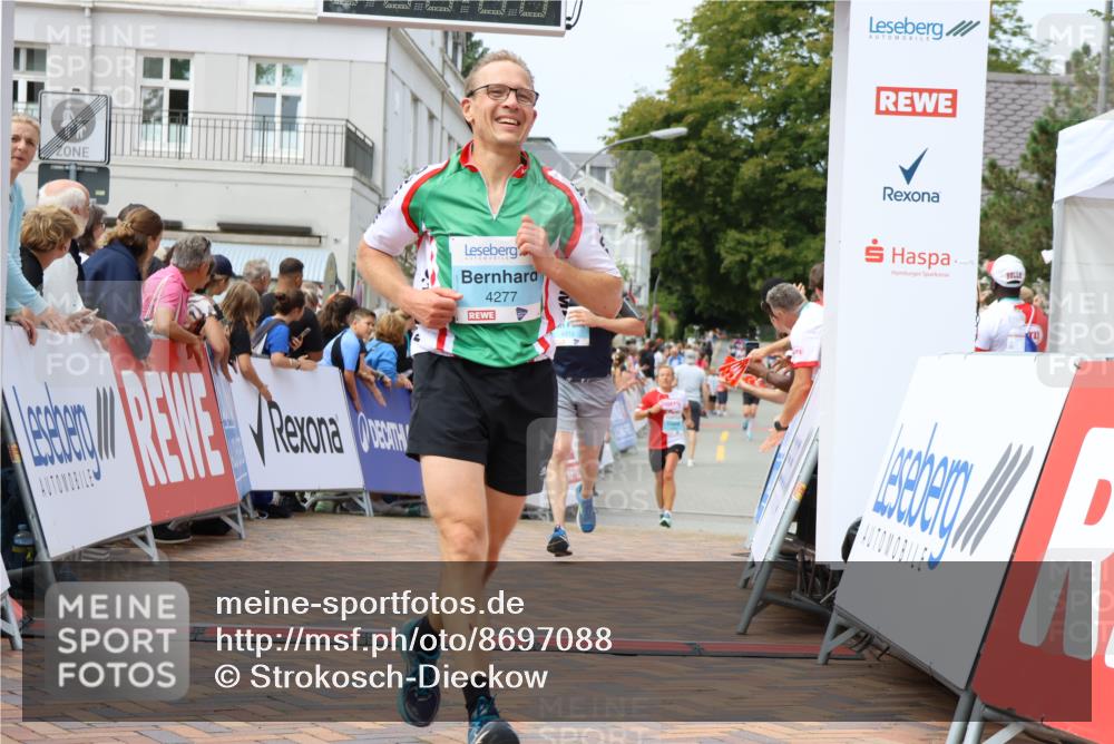 31.08.2025 - 21. Blankeneser Heldenlauf Strokosch-Dieckow http://msf.ph/oto/8697088 31.08.2025 12:19:12 Ziel 4303, 4315, 4277 meine-sportfotos.de