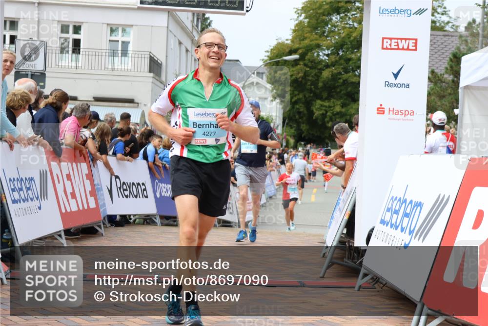31.08.2025 - 21. Blankeneser Heldenlauf Strokosch-Dieckow http://msf.ph/oto/8697090 31.08.2025 12:19:12 Ziel 4303, 4315, 4277 meine-sportfotos.de