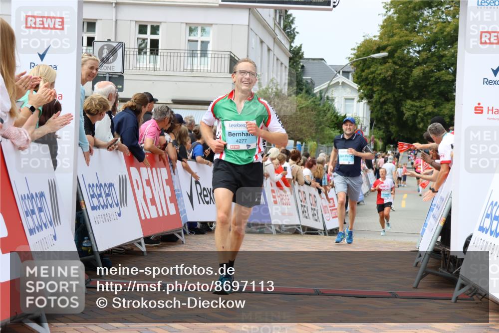 31.08.2025 - 21. Blankeneser Heldenlauf Strokosch-Dieckow http://msf.ph/oto/8697113 31.08.2025 12:19:12 Ziel 4303, 4315, 4277 meine-sportfotos.de
