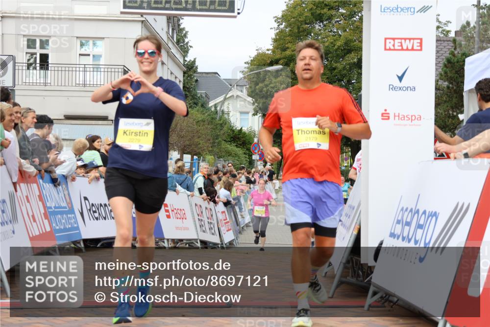 31.08.2025 - 21. Blankeneser Heldenlauf Strokosch-Dieckow http://msf.ph/oto/8697121 31.08.2025 10:30:46 Ziel 2179, 2279, 2102 meine-sportfotos.de