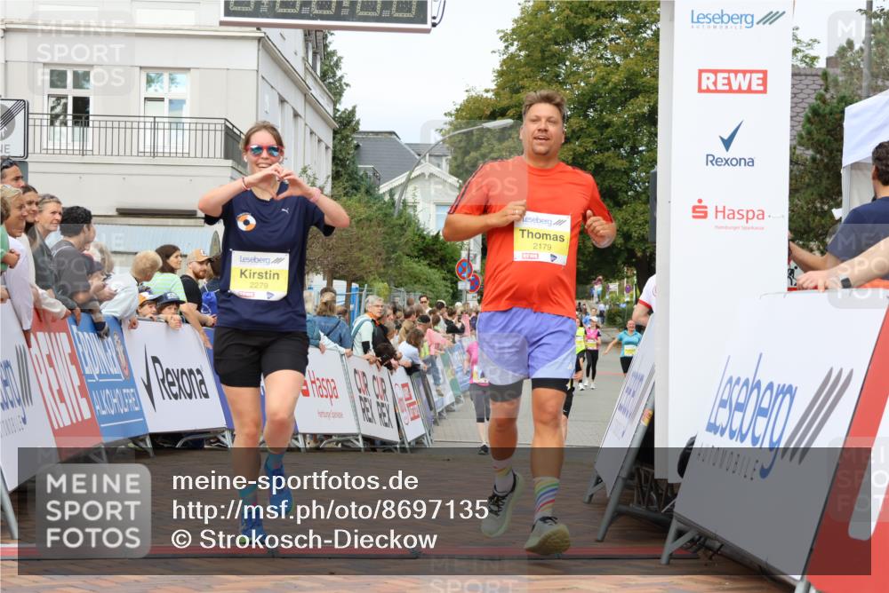 31.08.2025 - 21. Blankeneser Heldenlauf Strokosch-Dieckow http://msf.ph/oto/8697135 31.08.2025 10:30:45 Ziel 2179, 2279, 2102 meine-sportfotos.de
