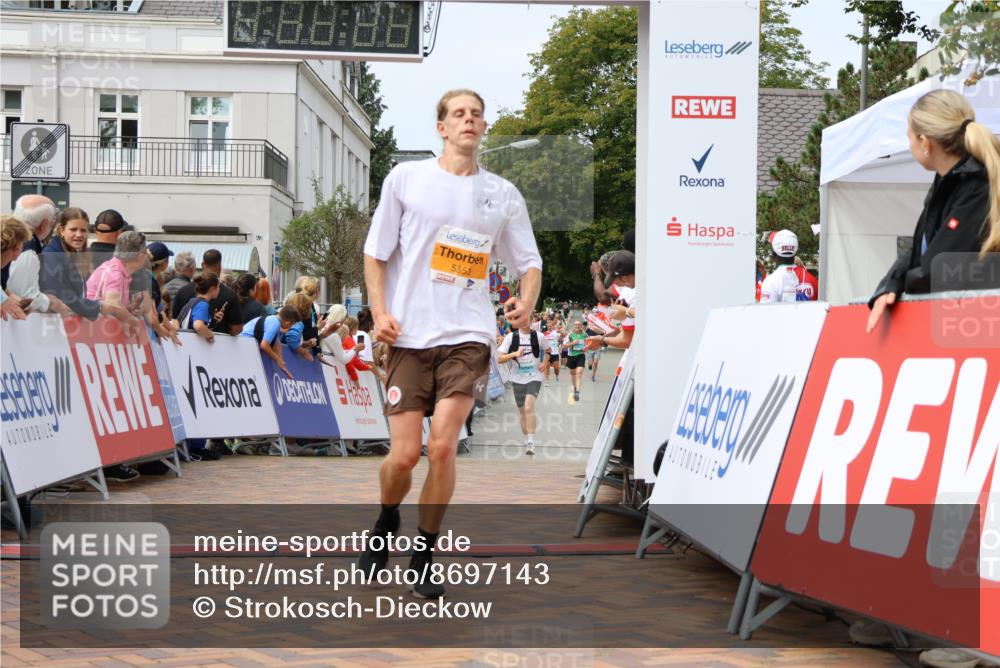 31.08.2025 - 21. Blankeneser Heldenlauf Strokosch-Dieckow http://msf.ph/oto/8697143 31.08.2025 12:19:01 Ziel 5553, 5507, 5506, 4303 meine-sportfotos.de