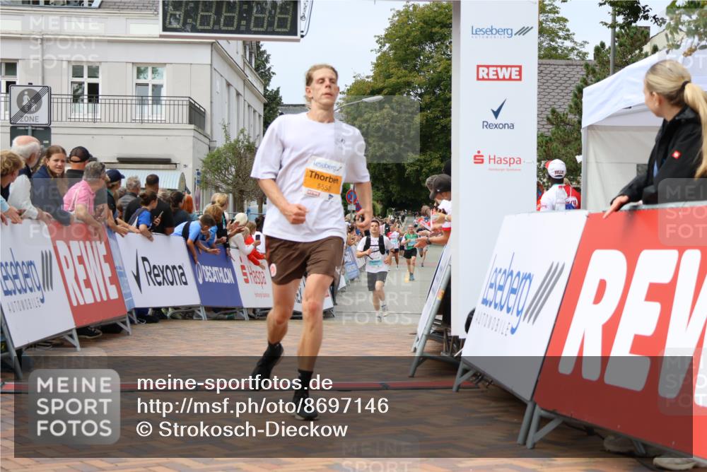 31.08.2025 - 21. Blankeneser Heldenlauf Strokosch-Dieckow http://msf.ph/oto/8697146 31.08.2025 12:19:01 Ziel 5553, 5507, 5506, 4303 meine-sportfotos.de