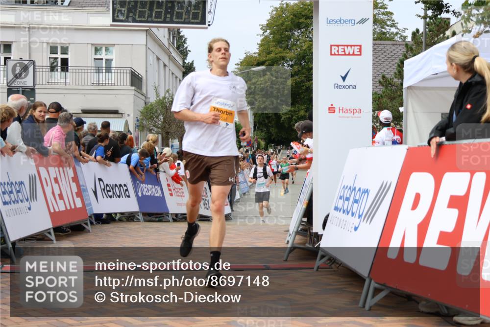 31.08.2025 - 21. Blankeneser Heldenlauf Strokosch-Dieckow http://msf.ph/oto/8697148 31.08.2025 12:19:01 Ziel 5553, 5507, 5506, 4303 meine-sportfotos.de