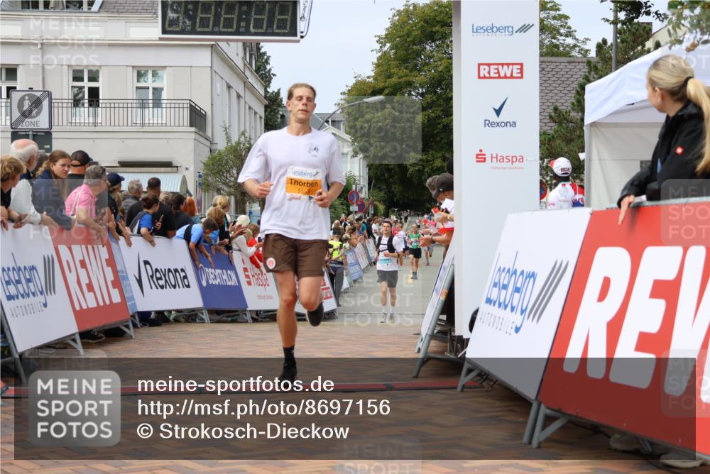 31.08.2025 - 21. Blankeneser Heldenlauf Strokosch-Dieckow http://msf.ph/oto/8697156 31.08.2025 12:19:00 Ziel 5553, 5507, 5506 meine-sportfotos.de
