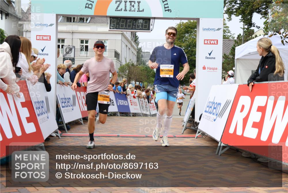31.08.2025 - 21. Blankeneser Heldenlauf Strokosch-Dieckow http://msf.ph/oto/8697163 31.08.2025 12:18:55 Ziel 5507, 5506 meine-sportfotos.de