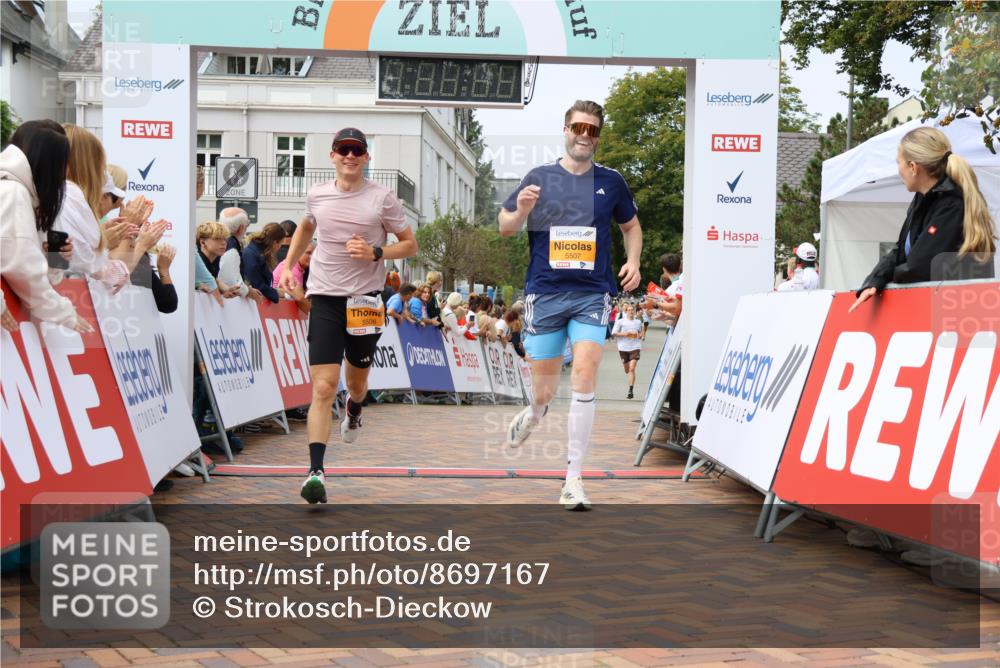31.08.2025 - 21. Blankeneser Heldenlauf Strokosch-Dieckow http://msf.ph/oto/8697167 31.08.2025 12:18:55 Ziel 5507, 5506 meine-sportfotos.de