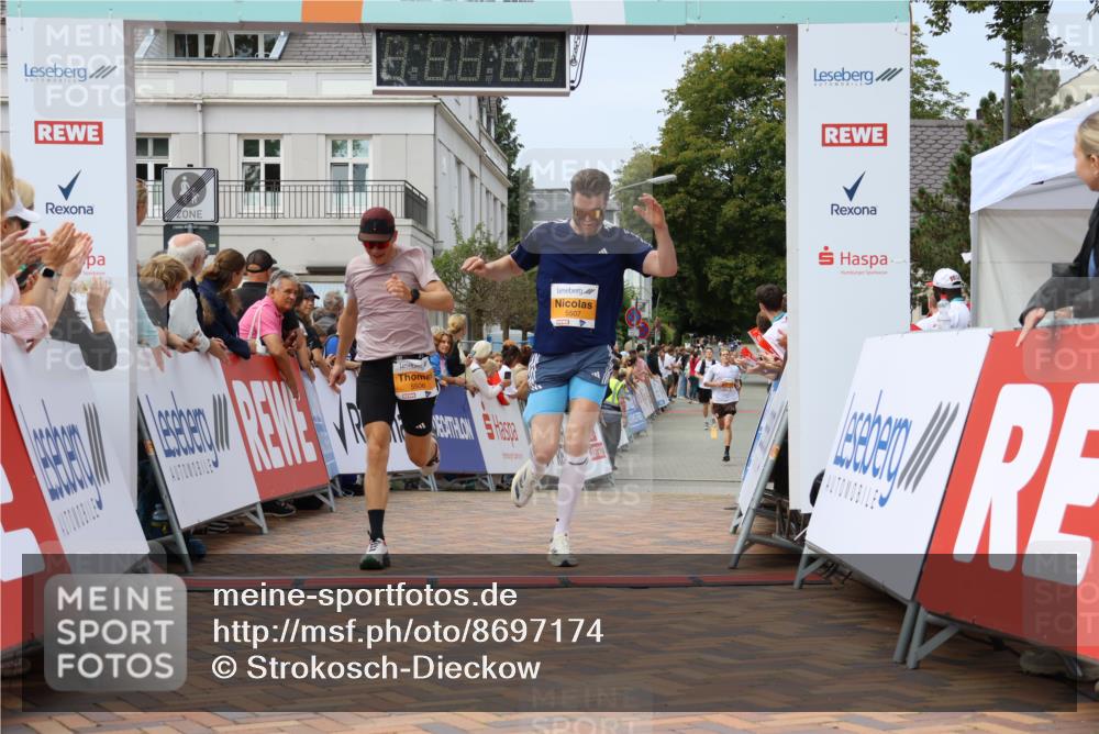 31.08.2025 - 21. Blankeneser Heldenlauf Strokosch-Dieckow http://msf.ph/oto/8697174 31.08.2025 12:18:55 Ziel 5507, 5506 meine-sportfotos.de