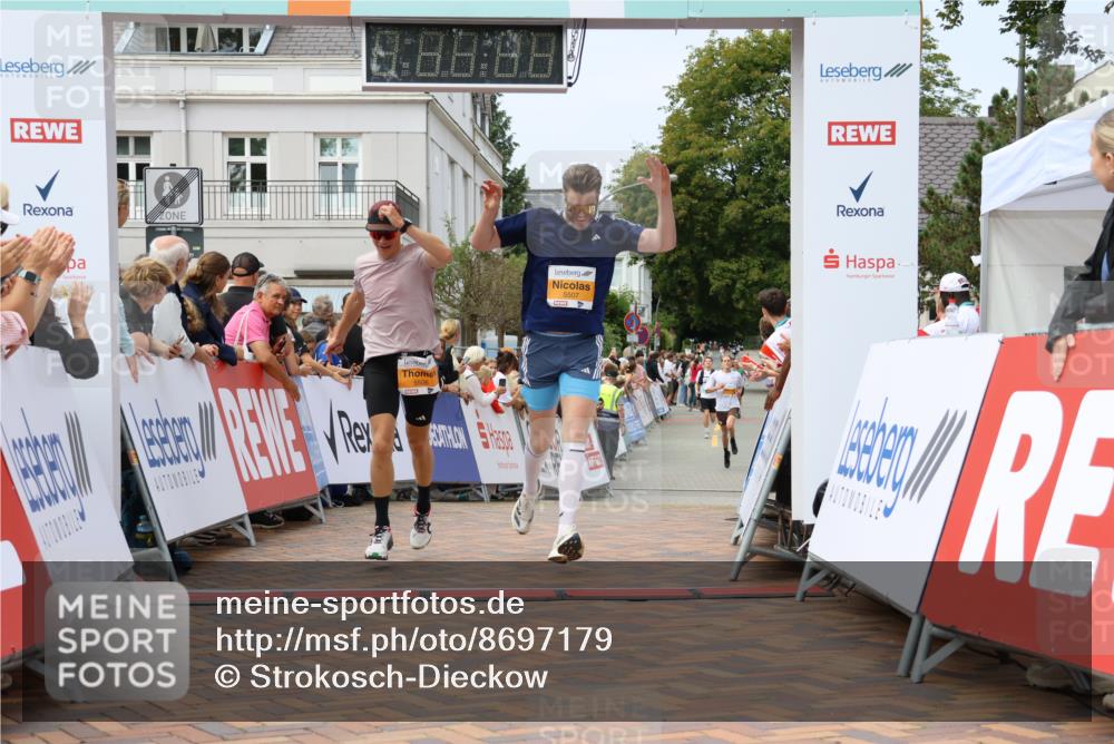 31.08.2025 - 21. Blankeneser Heldenlauf Strokosch-Dieckow http://msf.ph/oto/8697179 31.08.2025 12:18:54 Ziel 5507, 5506 meine-sportfotos.de