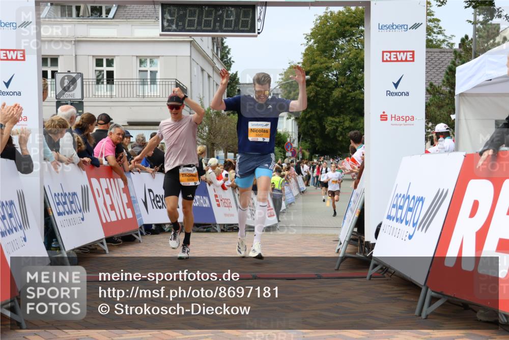 31.08.2025 - 21. Blankeneser Heldenlauf Strokosch-Dieckow http://msf.ph/oto/8697181 31.08.2025 12:18:54 Ziel 5507, 5506 meine-sportfotos.de