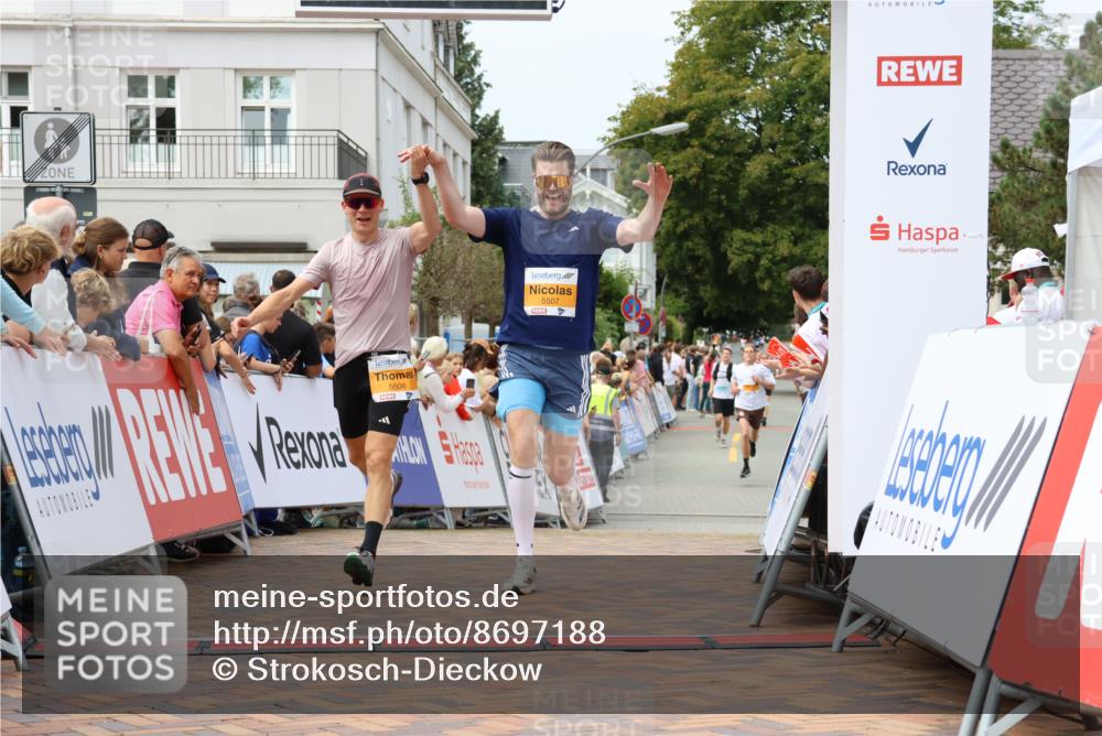 31.08.2025 - 21. Blankeneser Heldenlauf Strokosch-Dieckow http://msf.ph/oto/8697188 31.08.2025 12:18:54 Ziel 5507, 5506 meine-sportfotos.de