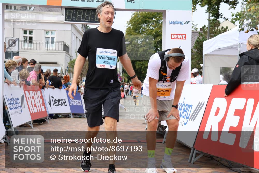31.08.2025 - 21. Blankeneser Heldenlauf Strokosch-Dieckow http://msf.ph/oto/8697193 31.08.2025 12:18:47 Ziel 5218, 5041, 5195, 5411, 4065, 4221 meine-sportfotos.de