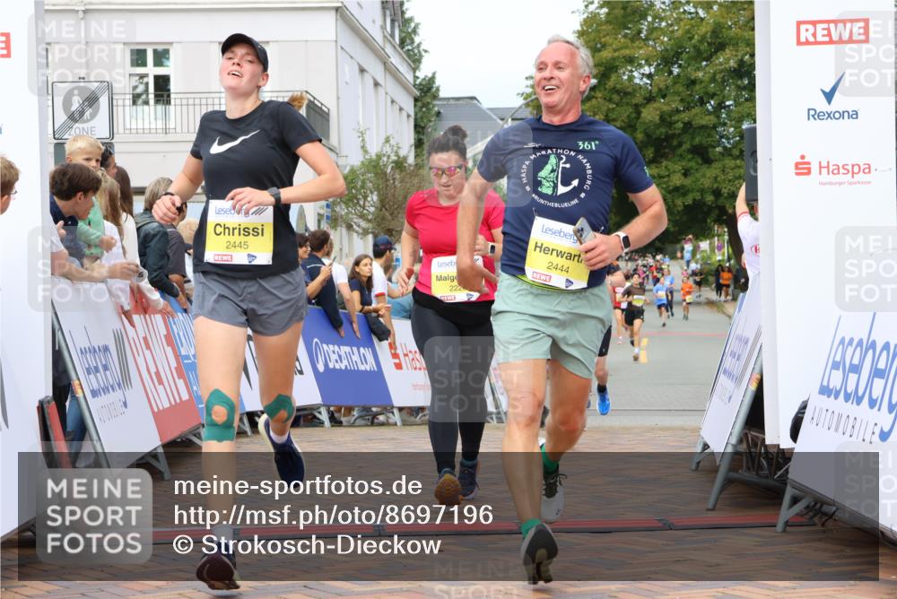 31.08.2025 - 21. Blankeneser Heldenlauf Strokosch-Dieckow http://msf.ph/oto/8697196 31.08.2025 10:30:15 Ziel 2445, 2444, 2616, 2253, 2226, 2588, 2731, 2543 meine-sportfotos.de