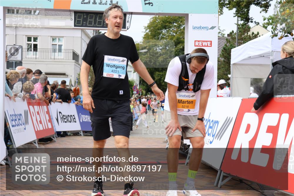 31.08.2025 - 21. Blankeneser Heldenlauf Strokosch-Dieckow http://msf.ph/oto/8697197 31.08.2025 12:18:47 Ziel 5218, 5041, 5195, 5411, 4065, 4221 meine-sportfotos.de