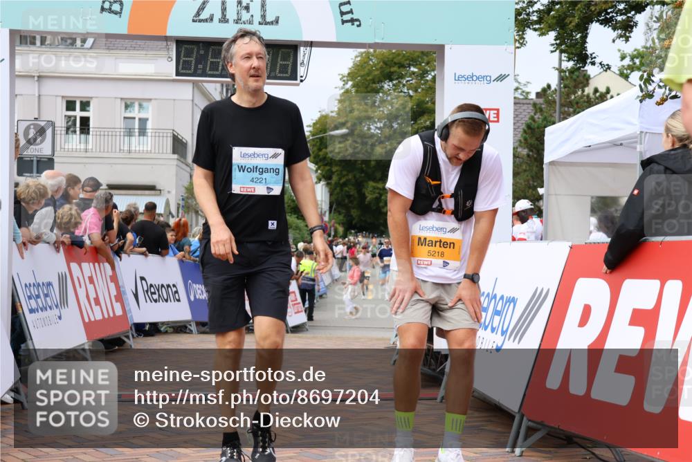 31.08.2025 - 21. Blankeneser Heldenlauf Strokosch-Dieckow http://msf.ph/oto/8697204 31.08.2025 12:18:47 Ziel 5218, 5041, 5195, 5411, 4065, 4221 meine-sportfotos.de