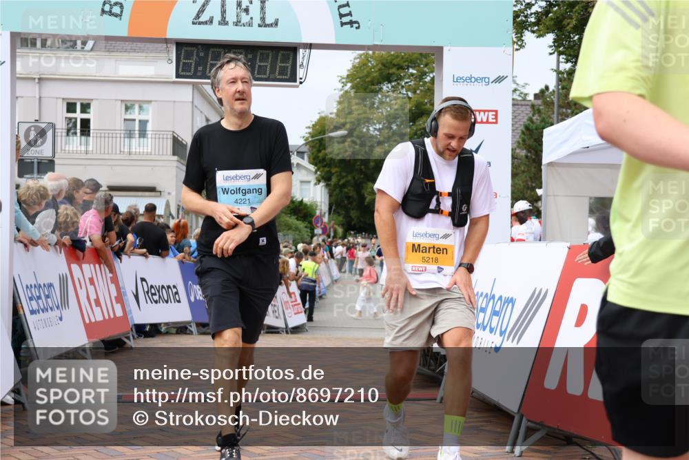 31.08.2025 - 21. Blankeneser Heldenlauf Strokosch-Dieckow http://msf.ph/oto/8697210 31.08.2025 12:18:47 Ziel 5218, 5041, 5195, 5411, 4065, 4221 meine-sportfotos.de