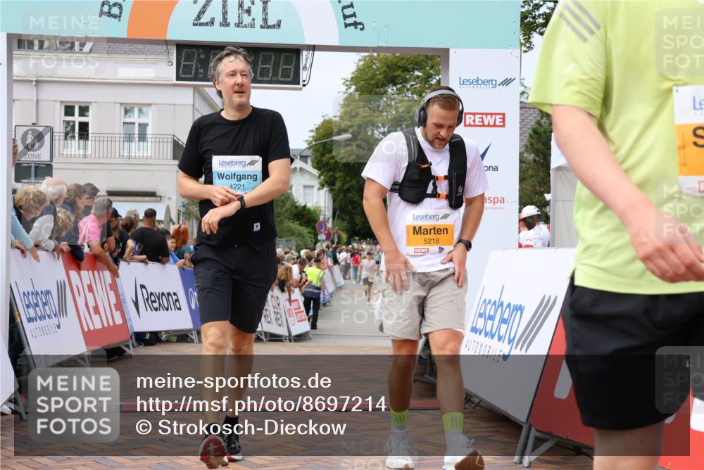 31.08.2025 - 21. Blankeneser Heldenlauf Strokosch-Dieckow http://msf.ph/oto/8697214 31.08.2025 12:18:47 Ziel 5218, 5041, 5195, 5411, 4065, 4221 meine-sportfotos.de
