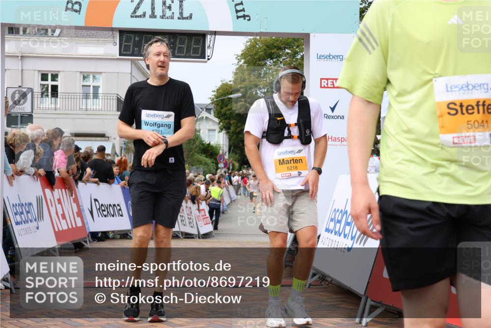 31.08.2025 - 21. Blankeneser Heldenlauf Strokosch-Dieckow http://msf.ph/oto/8697219 31.08.2025 12:18:47 Ziel 5218, 5041, 5195, 5411, 4065, 4221 meine-sportfotos.de